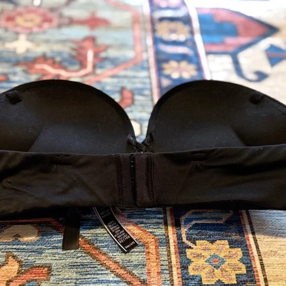Victorias Secret Bombshell Strapless Black Push-Up Bra - Picture 2 of 2